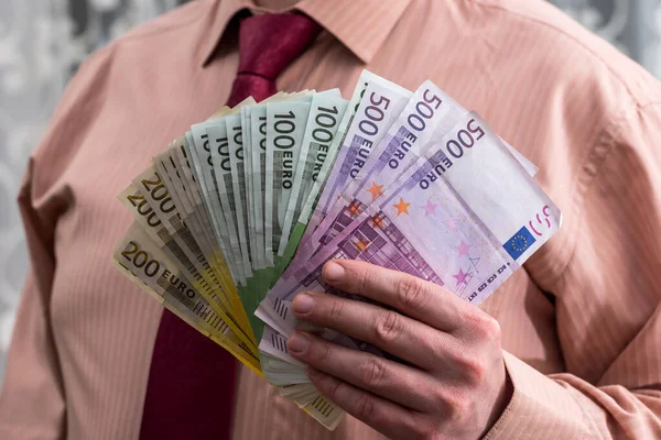 Fläkt Från Eurosedlar Manliga Händer — Stockfoto