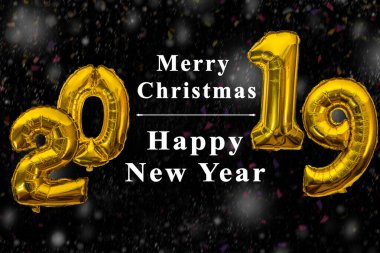 Siyah üzerine karşılama metni olan 2019 altın hava balonları