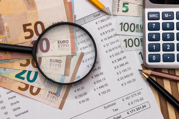 Inköpsorder Med Euro Förstoringsglas Och Miniräknare — Stockfoto