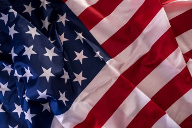 Arka plan olarak Amerika Birleşik Devletleri Bayrağı