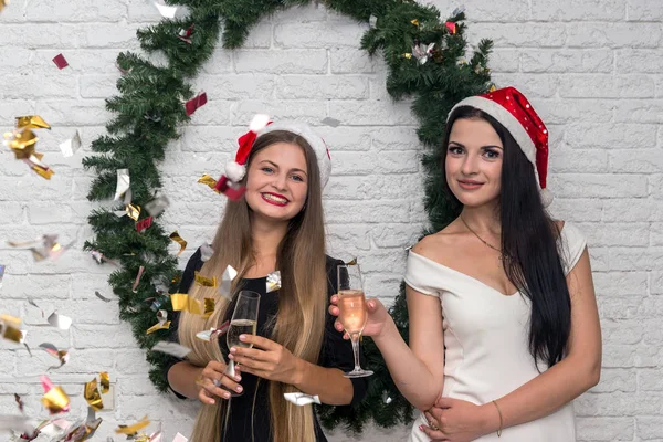 Happy Girls Celebrating New Year Champagne — 스톡 사진