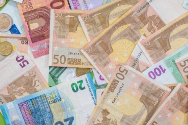 Arka plan olarak farklı euro faturaları