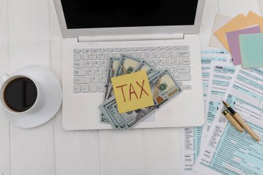 Dolar ve kahve manzaralı vergi beyanı