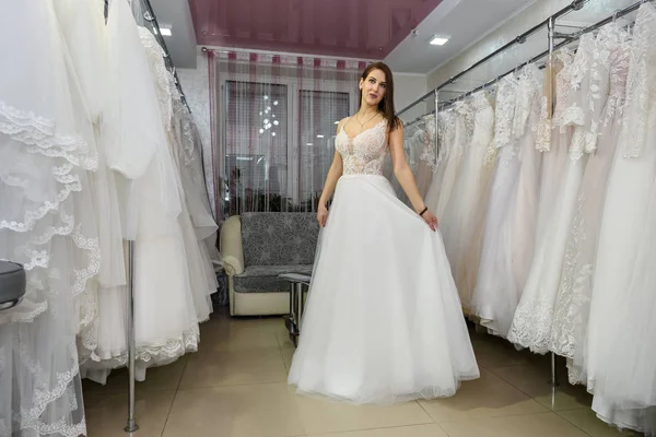 Piena Lunghezza Donna Attraente Che Indossa Abito Sposa — Foto Stock