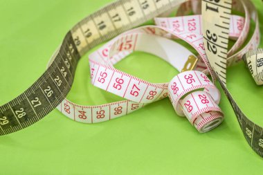 Yeşil izole terzi ölçüm bandı