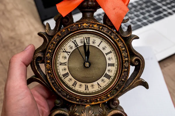 Viejo Reloj Con Bloc Notas — Foto de Stock