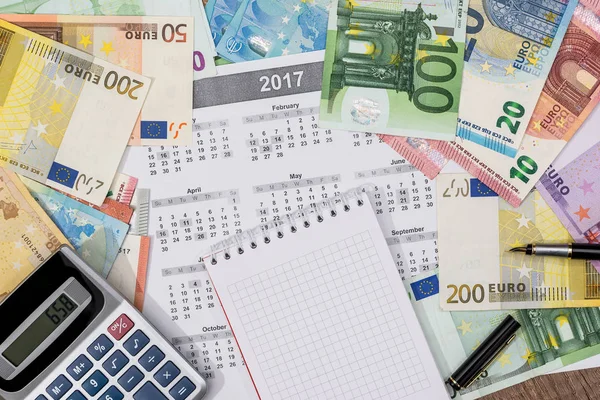 Different Euro Bills 2017 Calendar Pen — Stock Photo, Image