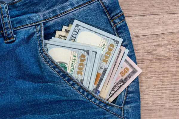 Dollarschein Jeanstasche Nahaufnahme — Stockfoto