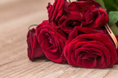 Masada kırmızı güller