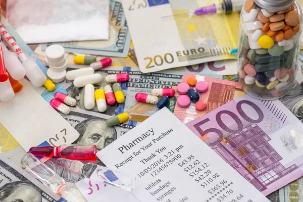 Píldoras Diferentes Billetes Dólar Euros — Foto de Stock