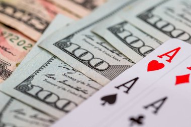 Bizimle dört poker Aslar Doları