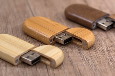 ahşap usb birden parlamak götürmek üstünde okul sırası