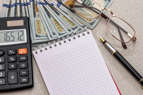 Lege Kladblok Met Geld Tafel — Stockfoto