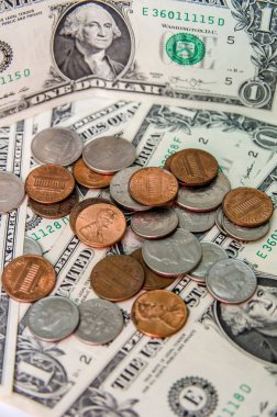 Amerikan Doları faturaları madeni para ile