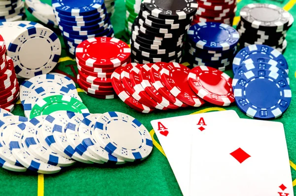 Par Chips Aces Jogo Poker — Fotografia de Stock