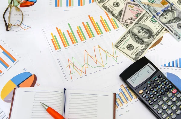 Office Scene Financial Graph Chart Calculator Notepad Pen Money — стокове фото