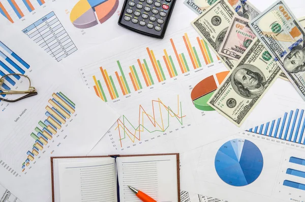 Офисная Сцена Финансовый График График Калькулятор Блокнот Ручка Деньги — стоковое фото
