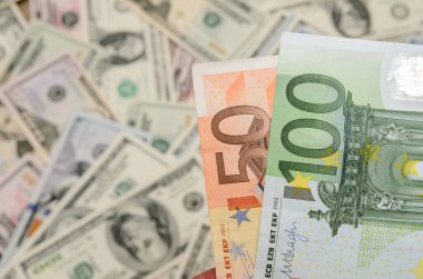 Avro banknotları doların üzerinde