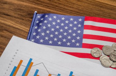 Grafik, ABD Doları, sikke ve defter ile iş ve kar kavramı