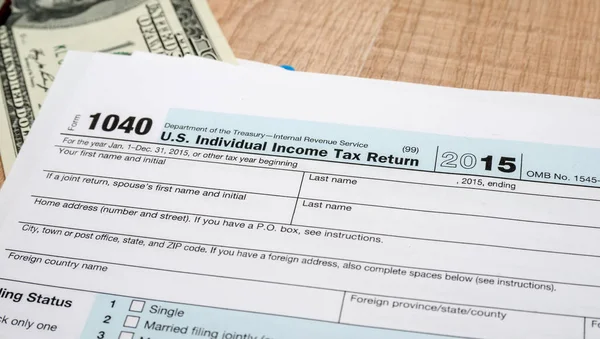 Ομοσπονδιακή Φορολογίας Εισοδήματος 1040 Εγγράφων Για Έτος 2016 Αριθμομηχανή Και — Φωτογραφία Αρχείου