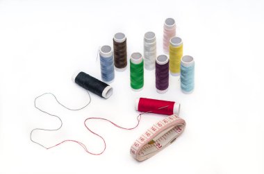 Dikiş başlığı beyaz arkaplanda izole edildi