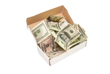 Yüz dolar faturaları büyük mevcut kutusunda yığını. izole