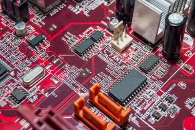 Elektronik devre kartına yakın çekim