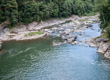 Dağ Nehri Prut, Ukrayna