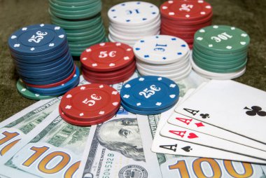 poker fişi ile dolar yakın çekim