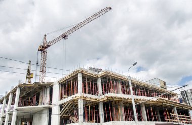 Vince karşı inşaat alanı