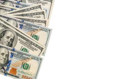 Arka planda para yığını var.