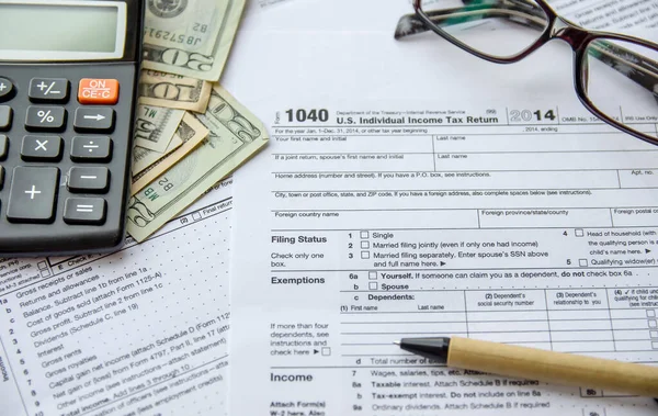 Ομοσπονδιακή Φορολογική Δήλωση Εισοδήματος Irs 1040 Έγγραφα Πένα Αριθμομηχανή Δολάρια — Φωτογραφία Αρχείου