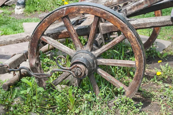 Old Wooden Wheel Close — Stock Photo, Image