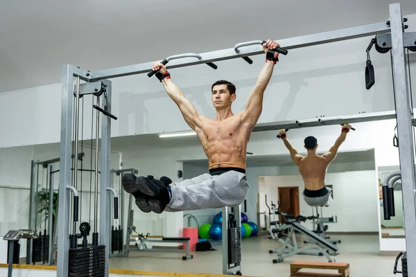 Man Gym Training Crossbar Lifting — Stock Photo, Image