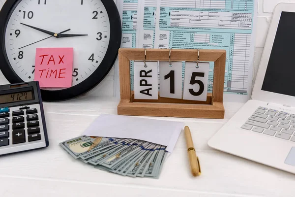 Formulario 1040 Con Calendario Reloj Billetes Dólares — Foto de Stock