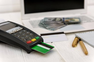Kredi kartıyla bankacılık terminaline seçmeli olarak odaklan