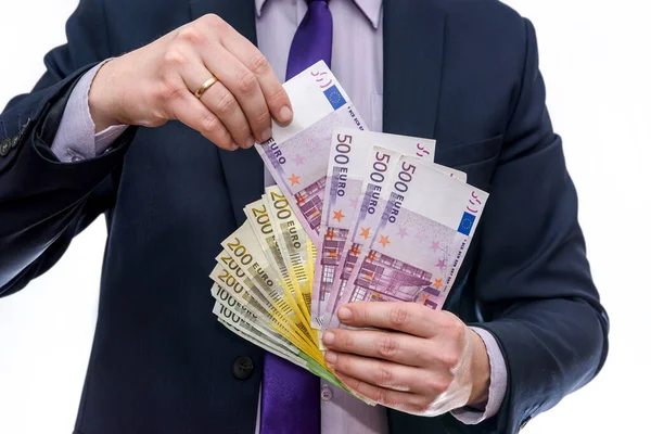 Manliga Händer Som Erbjuder Eurosedlar Fläkt — Stockfoto