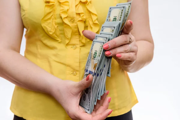 Жіночі Руки Тримають Купу Доларових Банкнот Крупним Планом — стокове фото