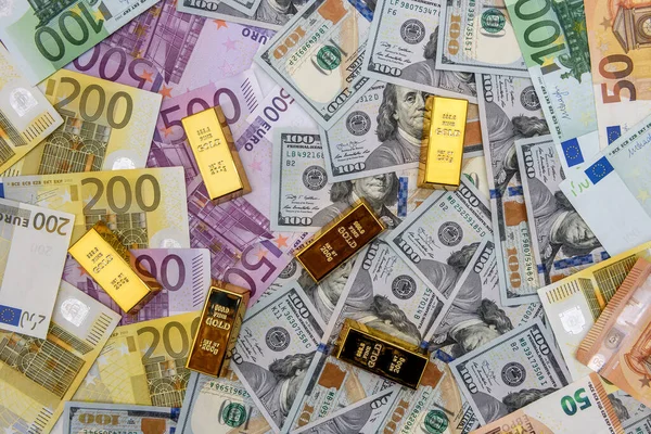 Золотой Слиток Американские Доллары Банкноты Евро — стоковое фото