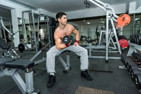 Man Gym Holding Dumbbell Close — Stock Photo, Image