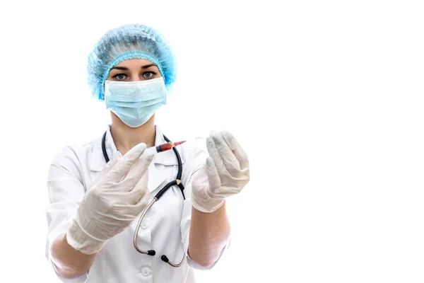 Junge Frau Arztuniform Mit Weißer Spritze Isoliert — Stockfoto
