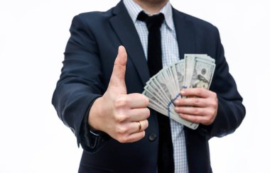 Dolar banknotları beyaz banknotlar üzerinde izole iş adamı