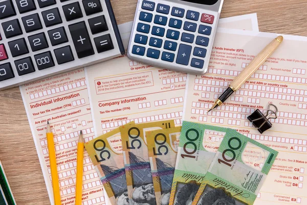 Αυστραλιανά Δολάρια Ατομική Φορολογική Δήλωση Στο Γραφείο — Φωτογραφία Αρχείου