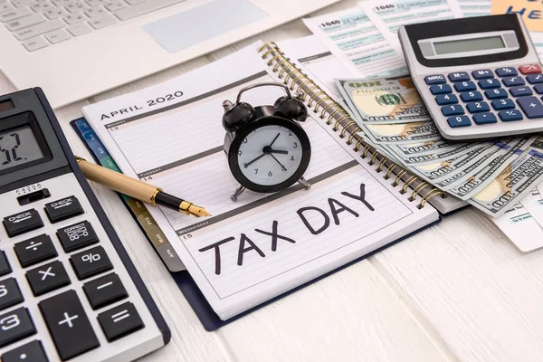 4月15日の公開日記 税金の日 — ストック写真