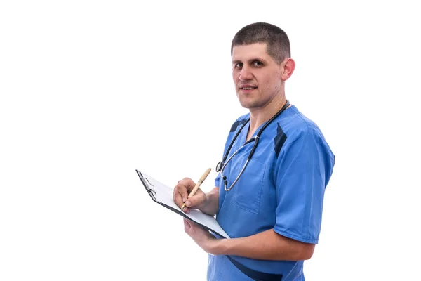 Porträtt Ung Läkare Med Stetoskop Och Urklipp Isolerad Vit — Stockfoto
