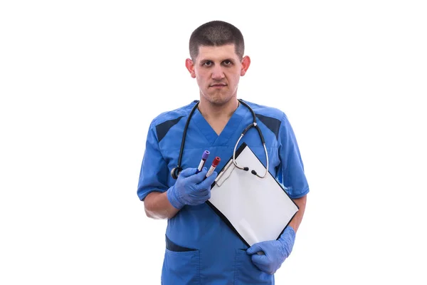Steteskoplu Erkek Tıp Doktorunun Portresi Boş Bir Klip Dosyasına Işaret — Stok fotoğraf