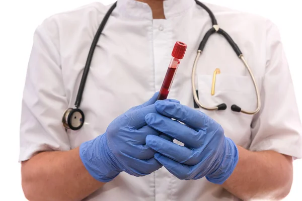 Doctor Sosteniendo Tubo Análisis Sangre Aislado Sobre Fondo Blanco Examinar — Foto de Stock