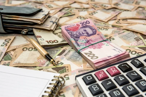 Пустой Блокнот Полный Кошелек Денег Калькулятором Украинских Деньгах 500 Банкнот — стоковое фото