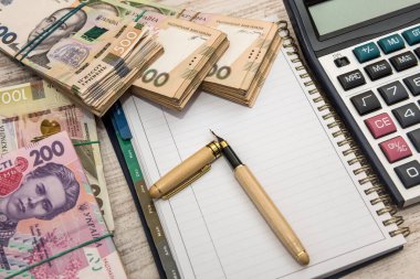 Uah ukraine parası, hesap makineli Hryvnia. Kaydet.