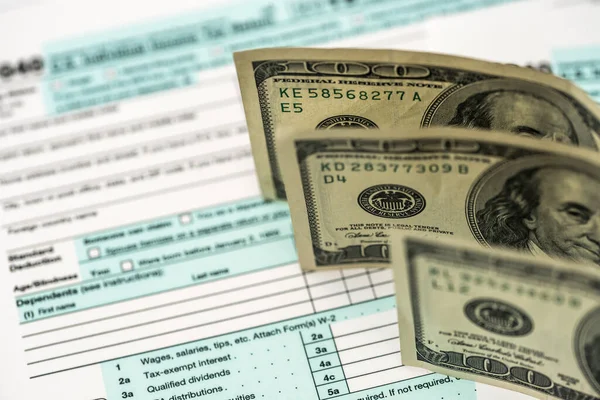 Formulario Impuestos Con Dólar Calculadora Pluma —  Fotos de Stock